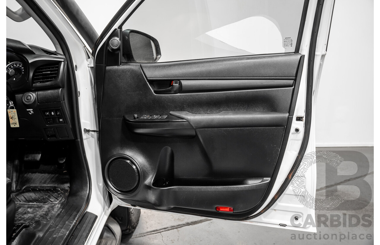 5/2019 Toyota Hilux SR (4x4) GUN126R MY19 UPGRADE Double C/Chas White Turbo Diesel 2.8L