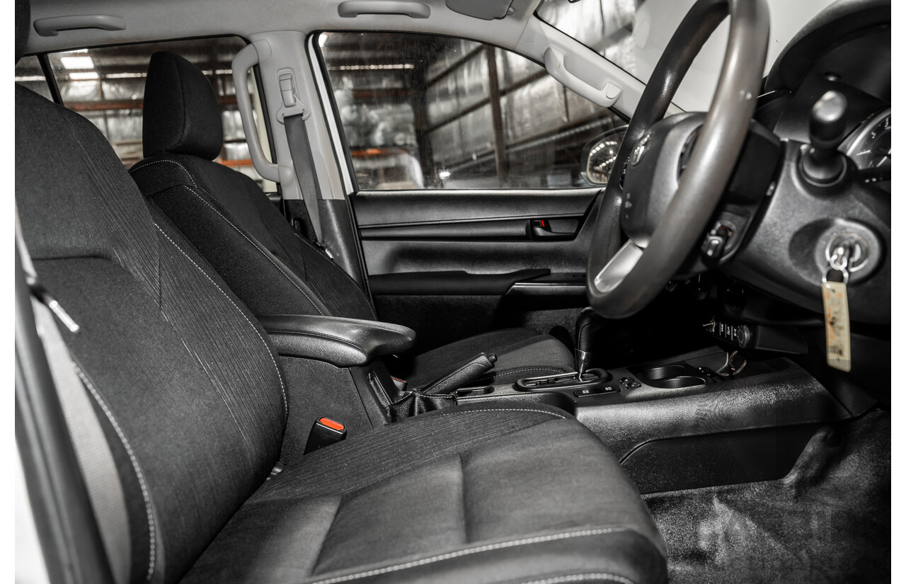 5/2019 Toyota Hilux SR (4x4) GUN126R MY19 UPGRADE Double C/Chas White Turbo Diesel 2.8L