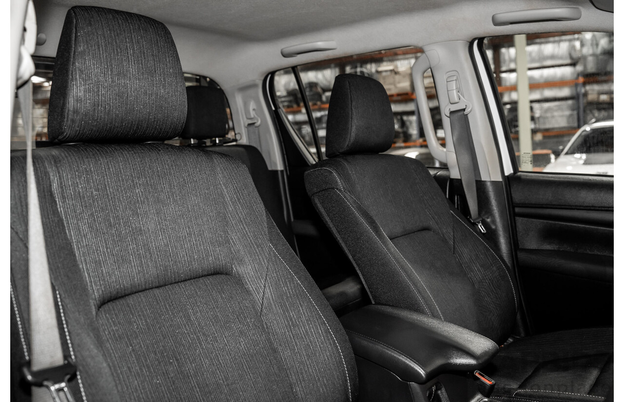 5/2019 Toyota Hilux SR (4x4) GUN126R MY19 UPGRADE Double C/Chas White Turbo Diesel 2.8L