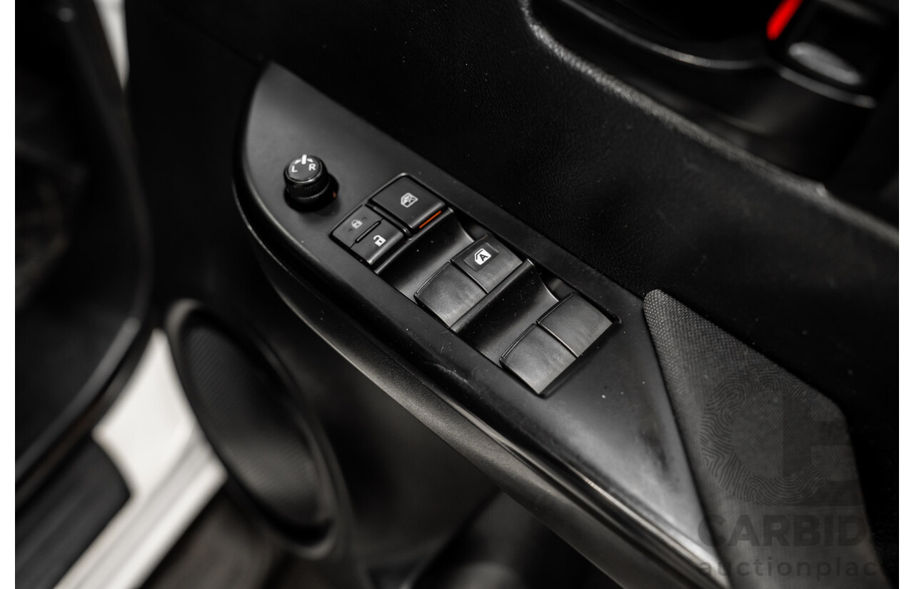 5/2019 Toyota Hilux SR (4x4) GUN126R MY19 UPGRADE Double C/Chas White Turbo Diesel 2.8L