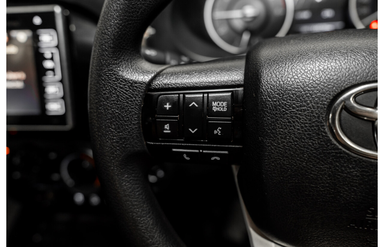 5/2019 Toyota Hilux SR (4x4) GUN126R MY19 UPGRADE Double C/Chas White Turbo Diesel 2.8L