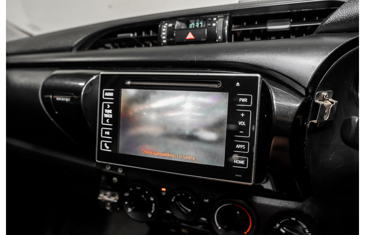 5/2019 Toyota Hilux SR (4x4) GUN126R MY19 UPGRADE Double C/Chas White Turbo Diesel 2.8L