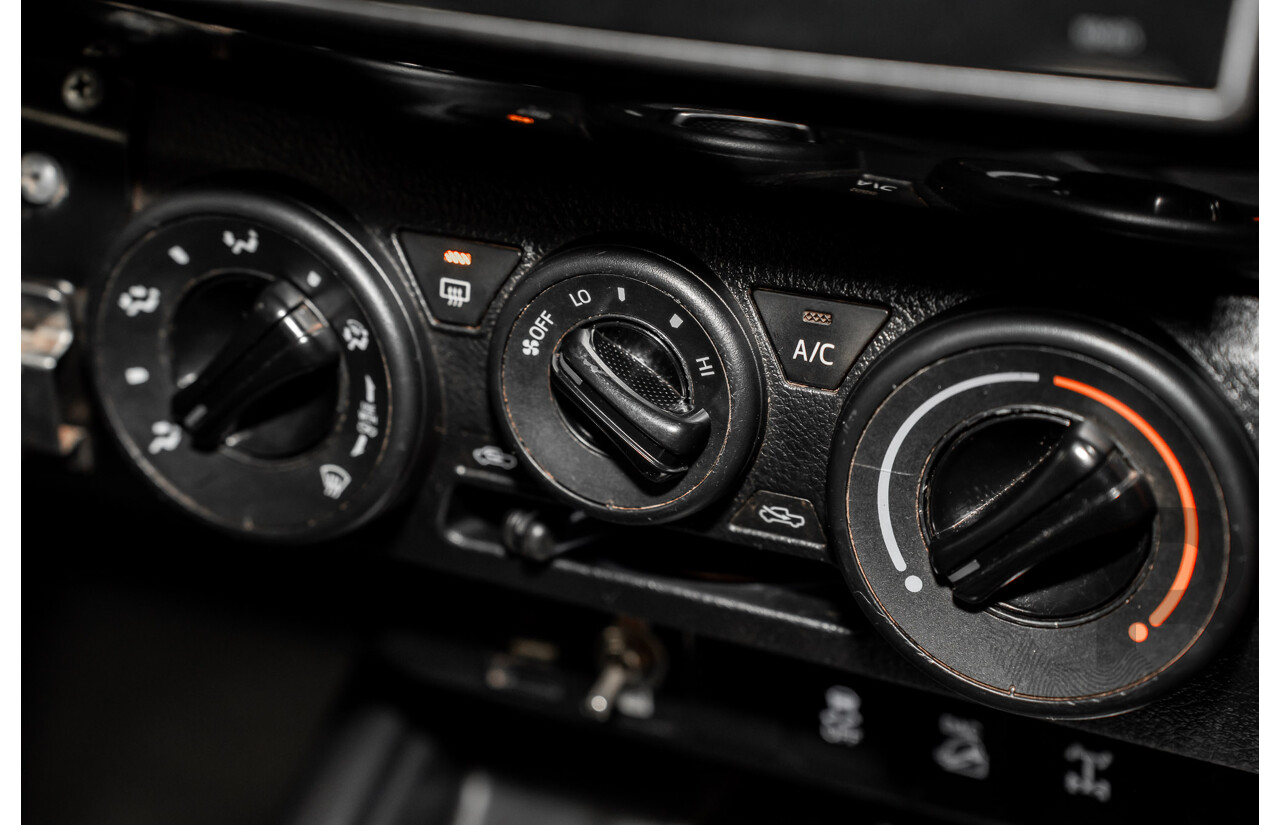 5/2019 Toyota Hilux SR (4x4) GUN126R MY19 UPGRADE Double C/Chas White Turbo Diesel 2.8L