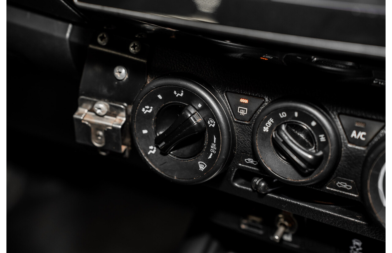 5/2019 Toyota Hilux SR (4x4) GUN126R MY19 UPGRADE Double C/Chas White Turbo Diesel 2.8L