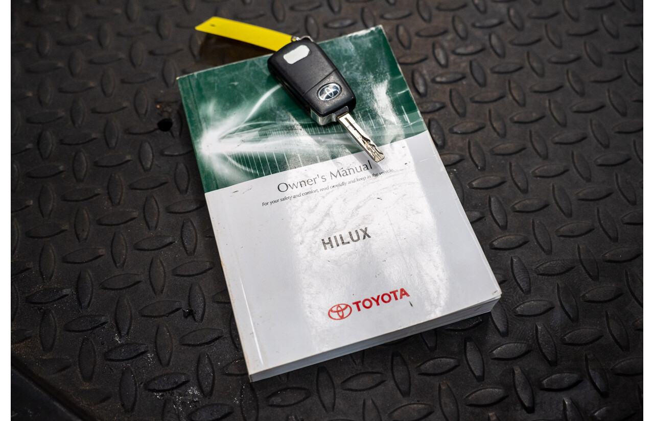 5/2019 Toyota Hilux SR (4x4) GUN126R MY19 UPGRADE Double C/Chas White Turbo Diesel 2.8L