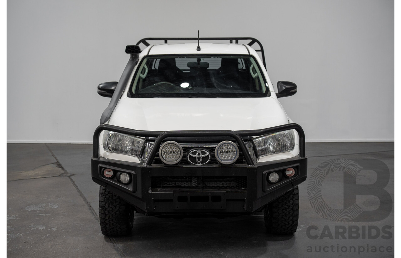5/2019 Toyota Hilux SR (4x4) GUN126R MY19 UPGRADE Double C/Chas White Turbo Diesel 2.8L
