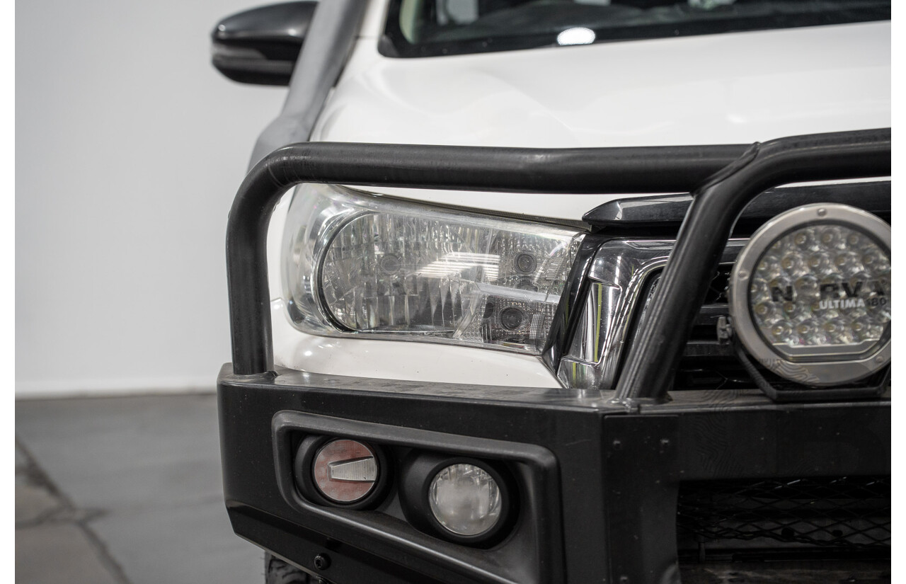 5/2019 Toyota Hilux SR (4x4) GUN126R MY19 UPGRADE Double C/Chas White Turbo Diesel 2.8L