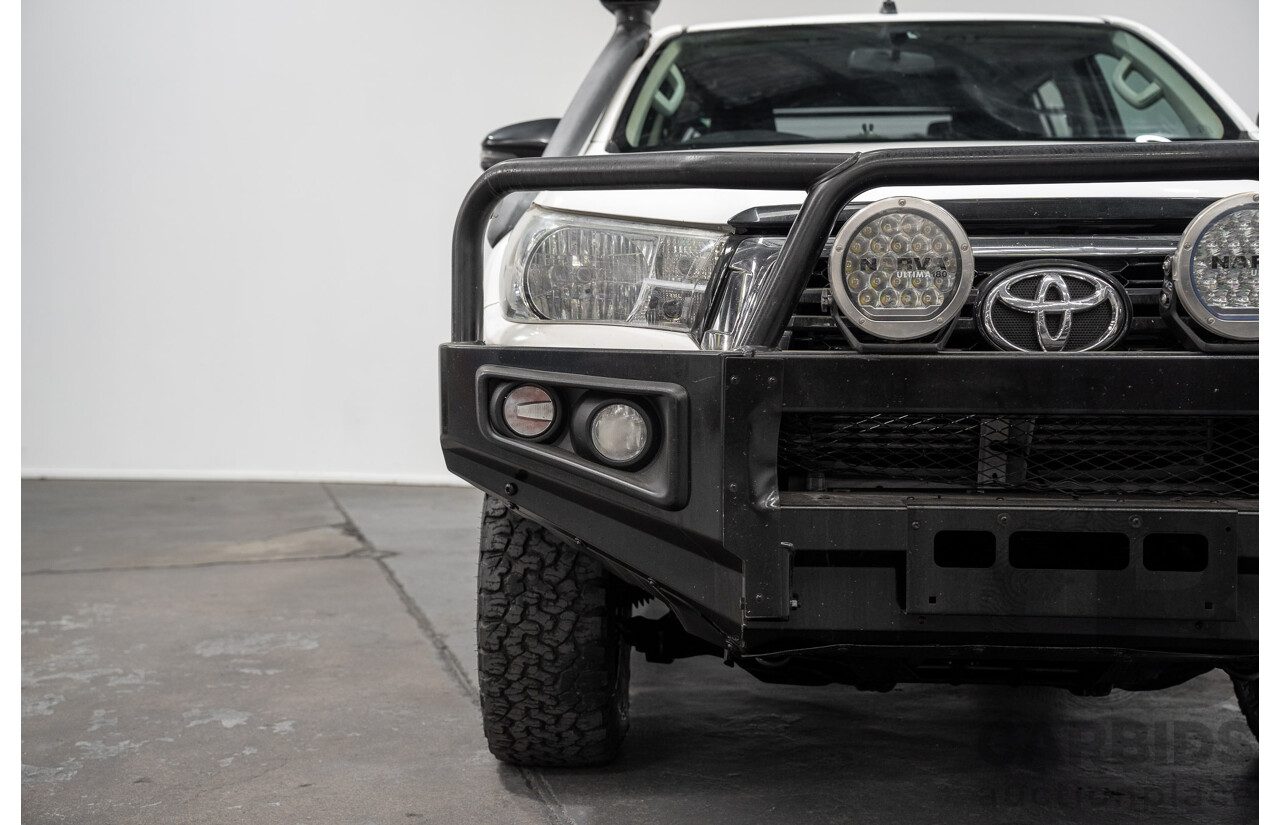 5/2019 Toyota Hilux SR (4x4) GUN126R MY19 UPGRADE Double C/Chas White Turbo Diesel 2.8L