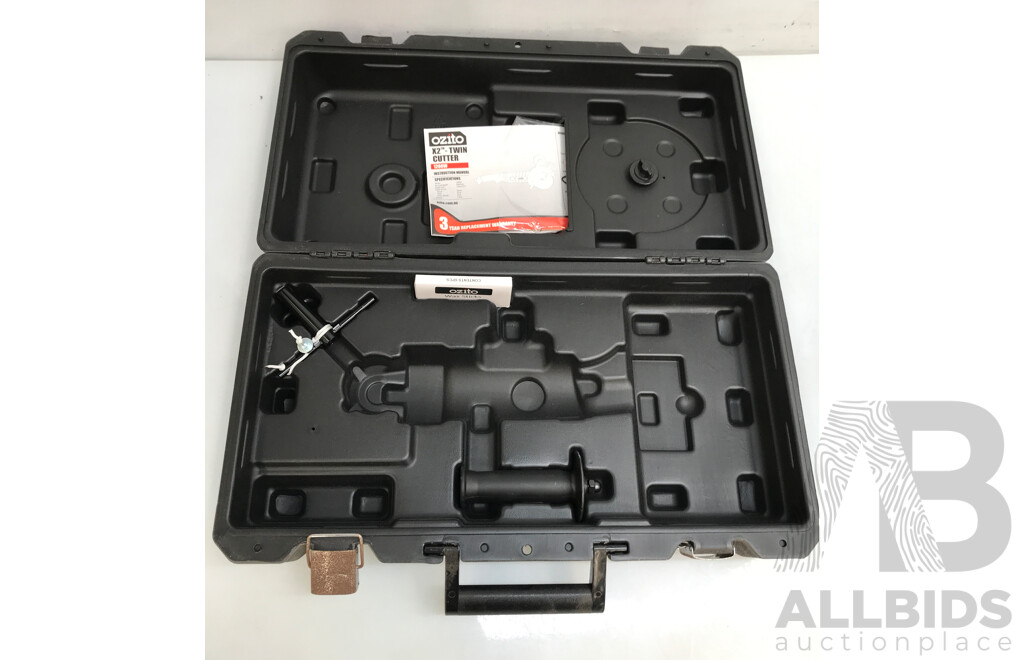 Ozito (TCS-6100) 125mm Twin Cutter with Case