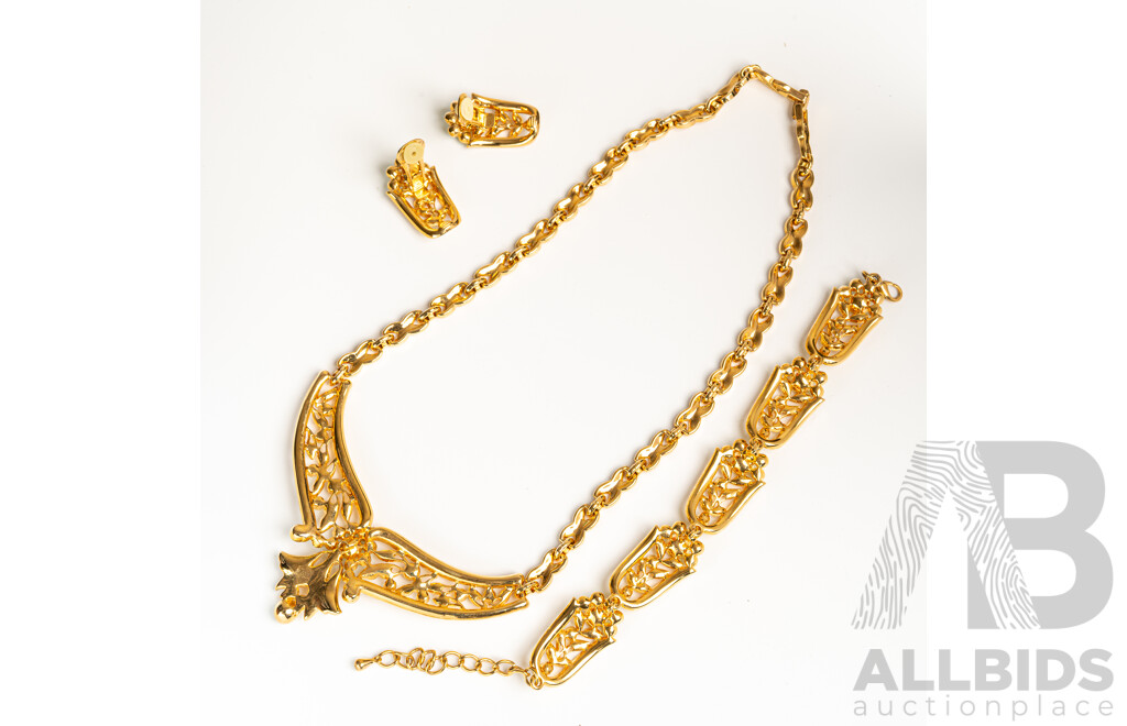 Amanda Suarez Emerald Lake (EKD891) Necklace, Bracelet & Earrings Set - Purchased in Dubai