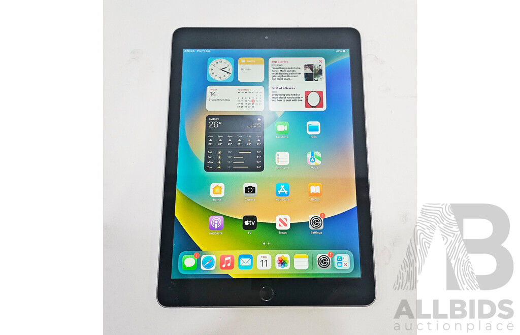 Apple (A1822) 9.7-Inch Wifi 32GB IPad (5th Generation)