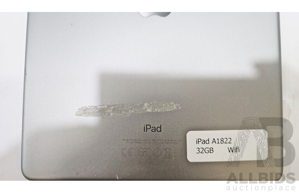 Apple (A1822) 9.7-Inch Wifi 32GB IPad (5th Generation)