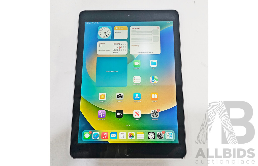Apple (A1822) 9.7-Inch Wifi 32GB IPad (5th Generation)