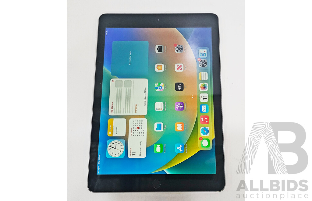 Apple (A1822) 9.7-Inch Wifi 32GB IPad (5th Generation)