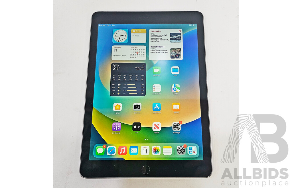 Apple (A1822) 9.7-Inch Wifi 32GB IPad (5th Generation)
