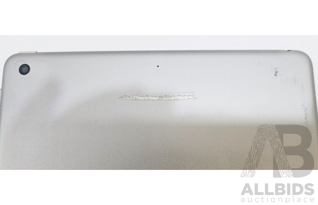 Apple (A1822) 9.7-Inch Wifi 32GB IPad (5th Generation)