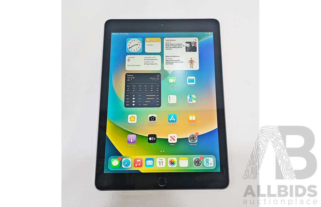 Apple (A1822) 9.7-Inch Wifi 32GB IPad (5th Generation)