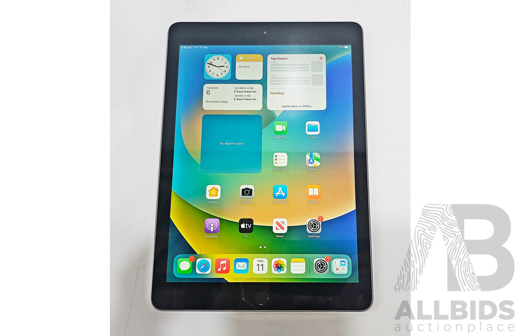 Apple (A1822) 9.7-Inch Wifi 32GB IPad (5th Generation)