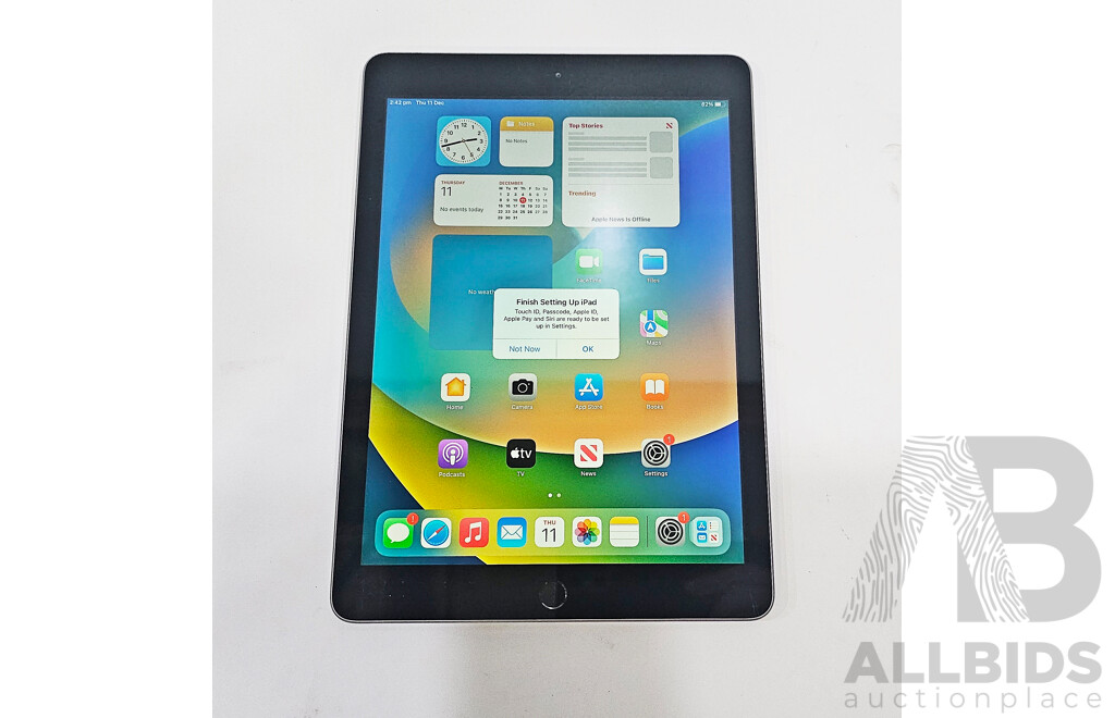 Apple (A1822) 9.7-Inch Wifi 32GB IPad (5th Generation)