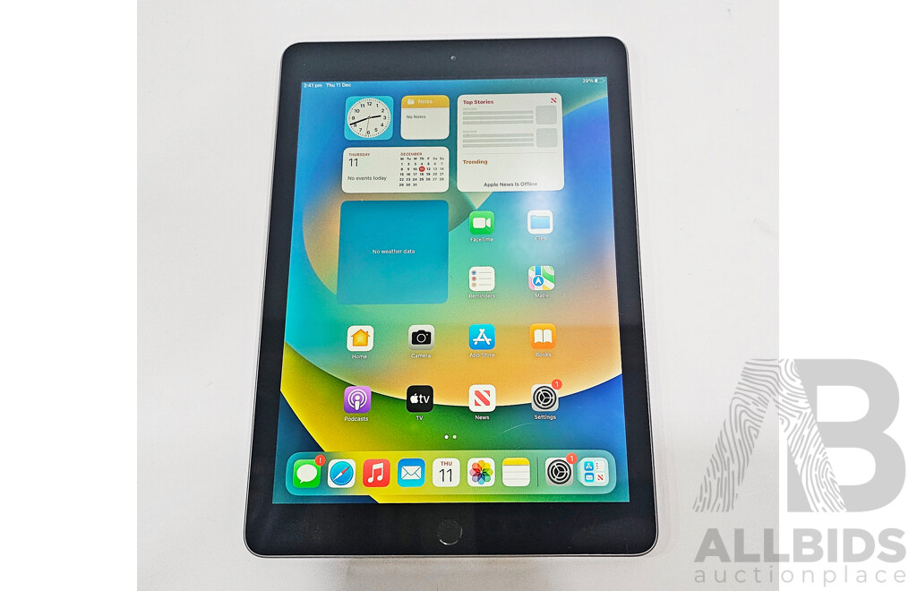 Apple (A1822) 9.7-Inch Wifi 32GB IPad (5th Generation)
