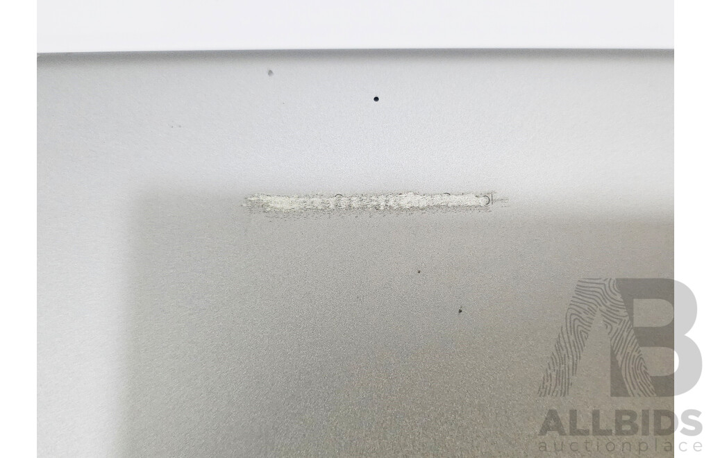 Apple (A1822) 9.7-Inch Wifi 32GB IPad (5th Generation)