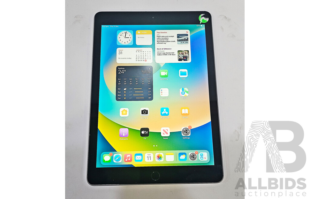 Apple (A1822) 9.7-Inch Wifi 32GB IPad (5th Generation)
