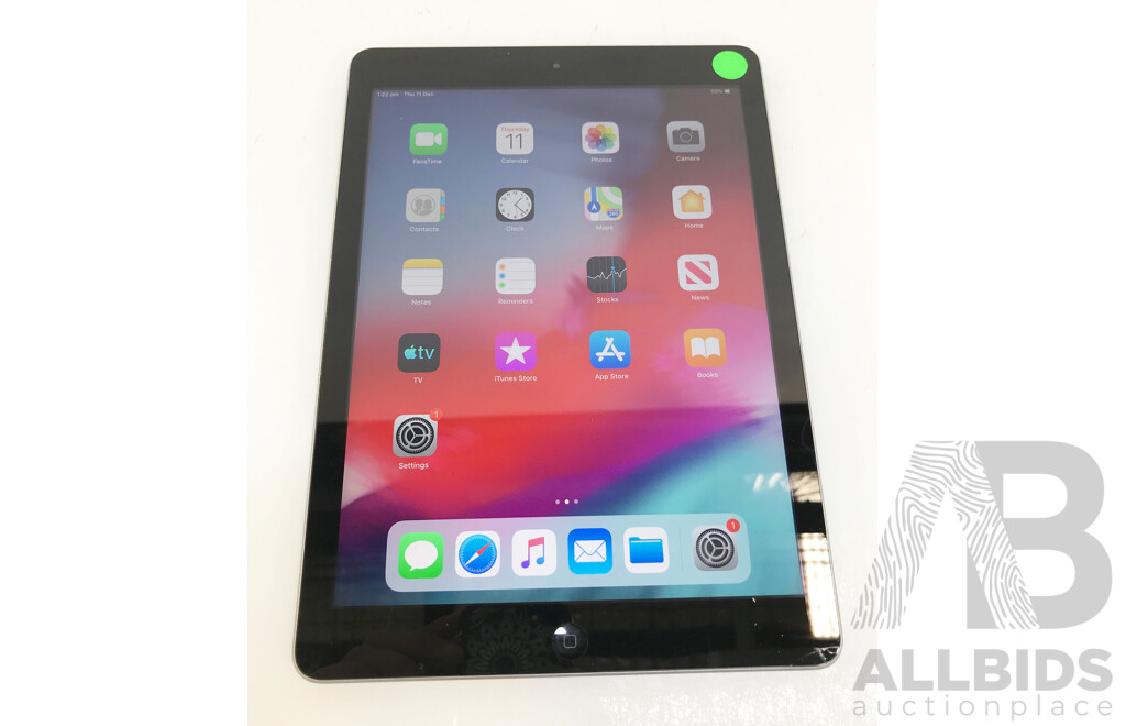 Apple (A1474) 9.7 Inch WIFI 16GB IPad Air