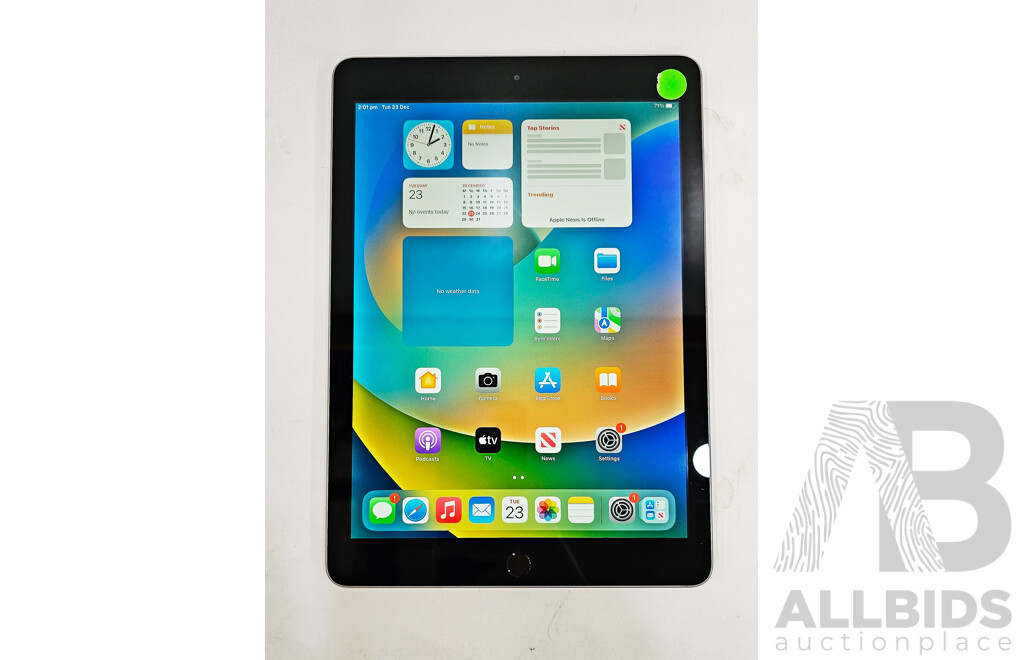 Apple (A1822) 9.7-Inch Wifi 128GB IPad (5th Generation)