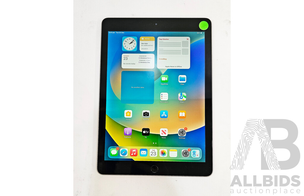 Apple (A1822) 9.7-Inch Wifi 128GB IPad (5th Generation)