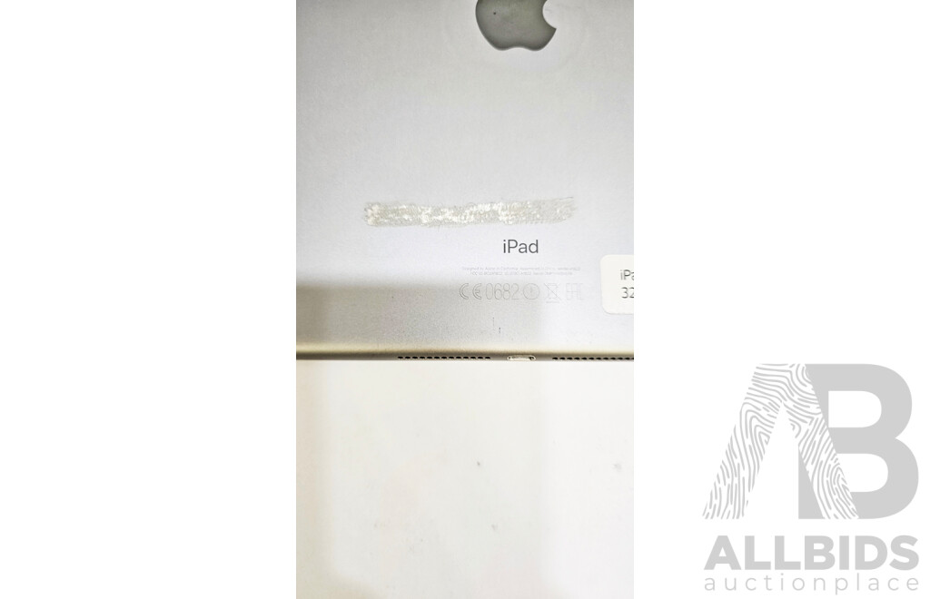 Apple (A1822) 9.7-Inch Wifi 32GB IPad (5th Generation)