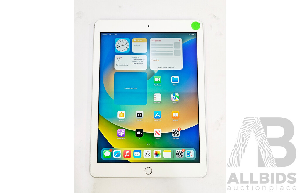 Apple (A1822) 9.7-Inch Wifi 32GB IPad (5th Generation)