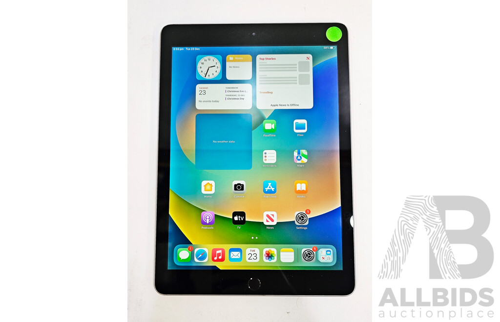 Apple (A1822) 9.7-Inch Wifi 32GB IPad (5th Generation)