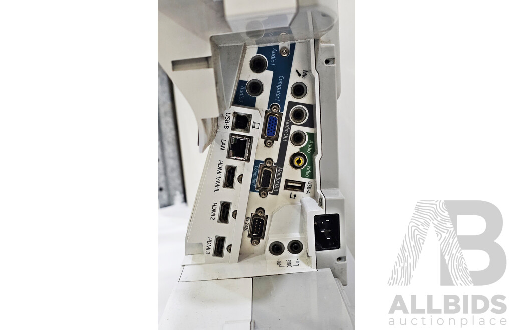 Epson (EB-675Wi) WXGA Ultra Throw Projector