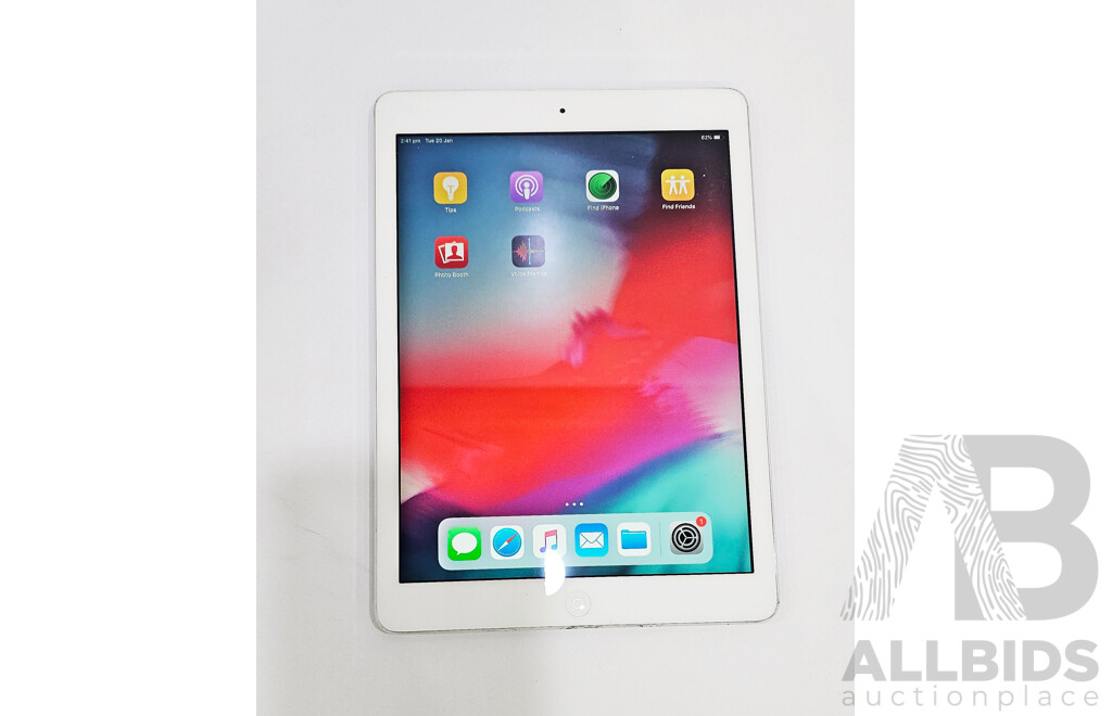 Apple (A1474) 9.7-Inch WIFI 16GB IPad Air