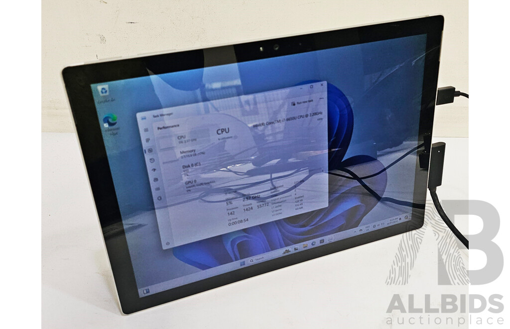 Microsoft (1724) Surface Pro 4 Intel Core I7 (6650U) 2.20GHz-3.40GHz 2-Core CPU 256GB 12-Inch Touchscreen Detachable Laptop