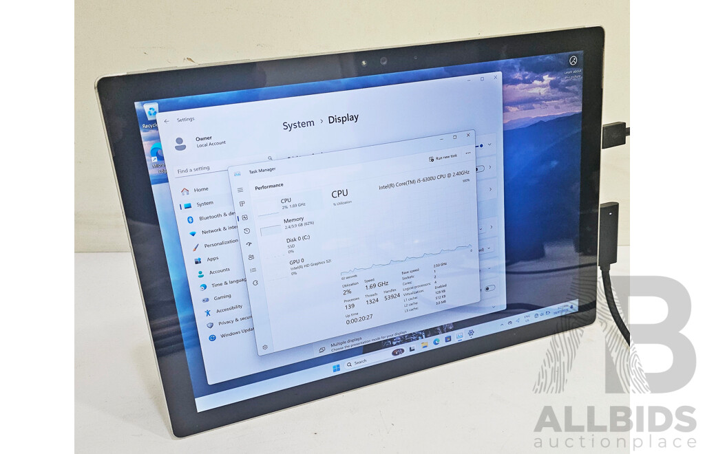 Microsoft (1724) Surface Pro 4 Intel Core I5 (6300U) 2.40GHz-3.00GHz 2-Core CPU 128GB 12-Inch Touchscreen Detachable Laptop