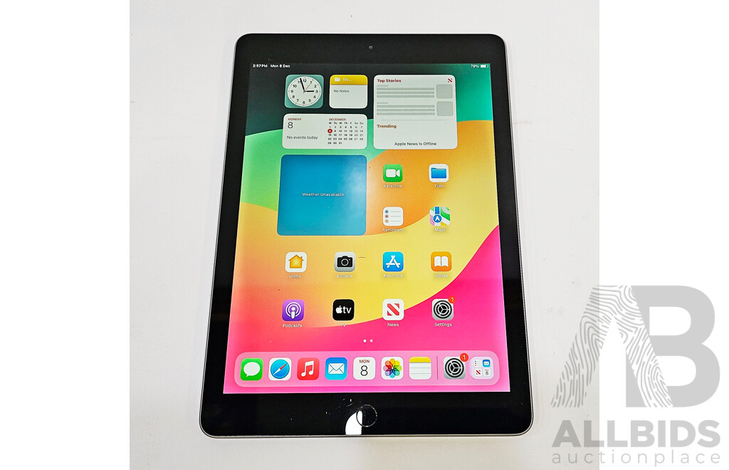Apple (A1893) 9.7-Inch Wi-Fi 32GB IPad (6th Gen)