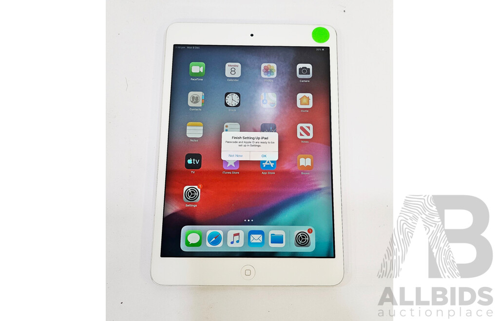 Apple (A1489) 7.9-Inch 16GB Wi-Fi IPad Mini 2