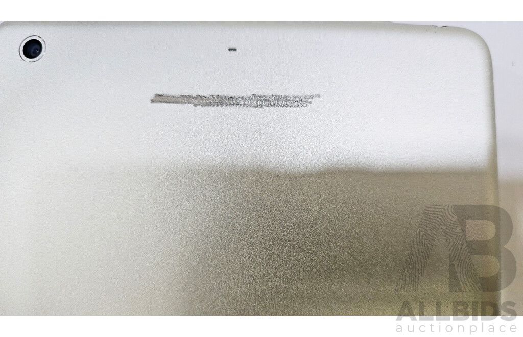 Apple (A1489) 7.9-Inch 32GB Wi-Fi IPad Mini 2