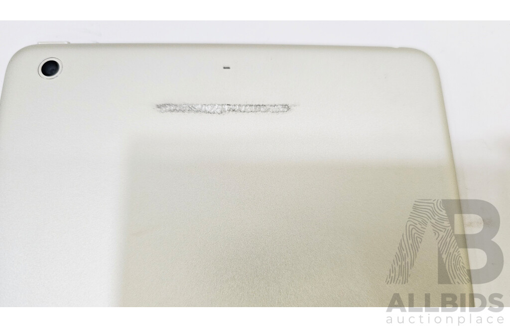 Apple (A1489) 7.9-Inch 32GB Wi-Fi IPad Mini 2