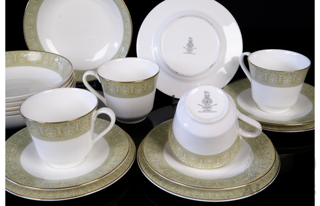 Vintage English Royal Doulton Porcelain 17 Pieces in Sonnet Pattern