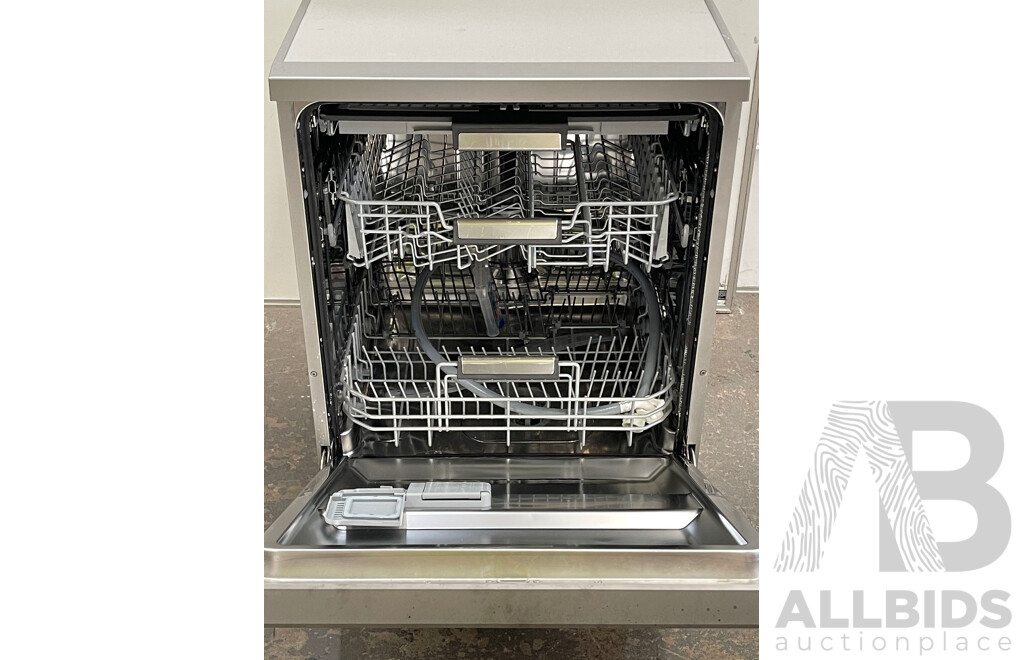 Fisher and Paykel Freestanding Dishwasher