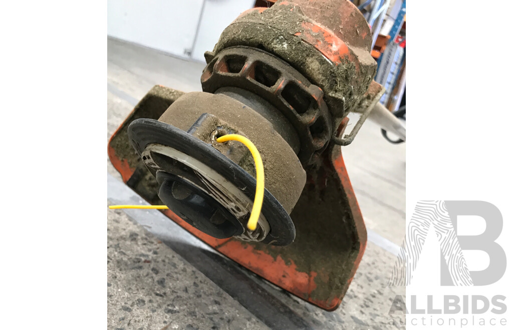 STIHL (FSA-50) Battery-Operated Grass Trimmer with Professional Helmet Kit and Charger