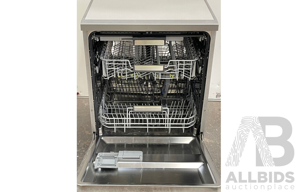 Fisher and Paykel Freestanding Dishwasher
