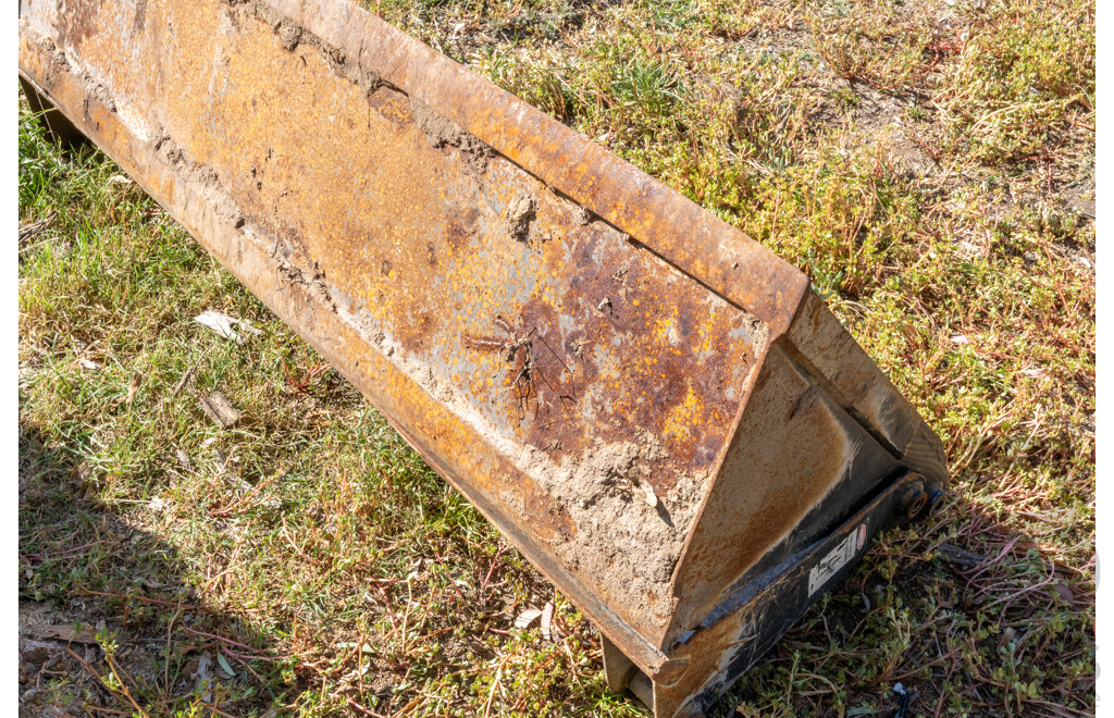 MLCC Agricultural Front End Loader 4 in 1 Bucket to Suit New Holland Tractor