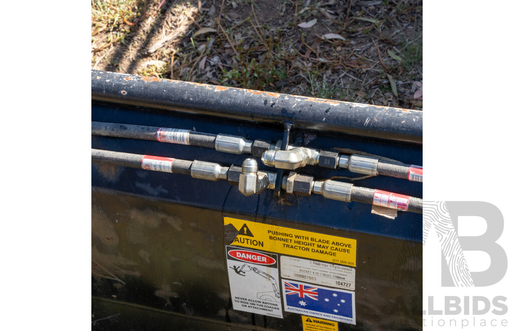 MLCC Agricultural Front End Loader 4 in 1 Bucket to Suit New Holland Tractor