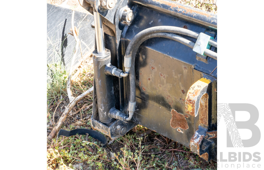 MLCC Agricultural Front End Loader 4 in 1 Bucket to Suit New Holland Tractor