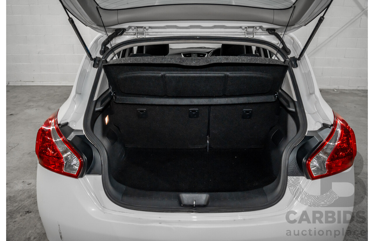 6/2014 Nissan Pulsar ST-L C12 5d Hatchback Polar White 1.8L