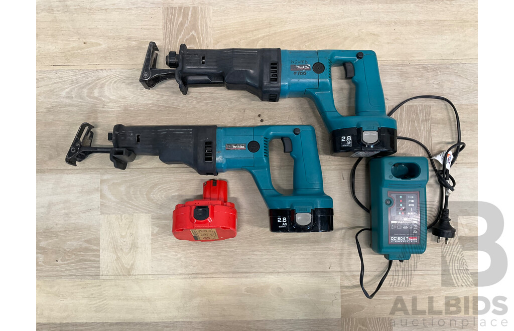 MAKITA (JR180D) 18V Cordless Reciprocating Saw X2, 3x Battery and MAKITA Battery Charger (DC1804T) - Lot of 6