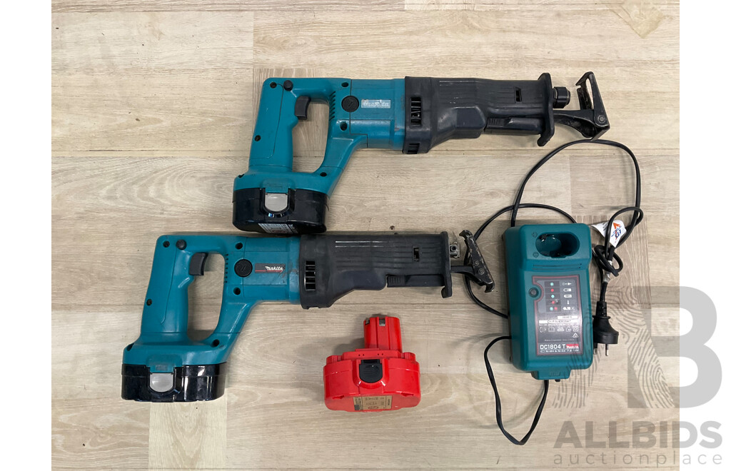 MAKITA (JR180D) 18V Cordless Reciprocating Saw X2, 3x Battery and MAKITA Battery Charger (DC1804T) - Lot of 6